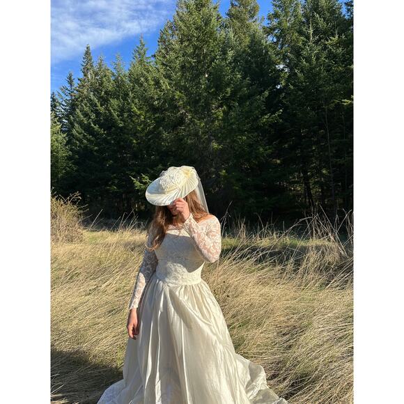 Veiled Bonnnet Ivory Satin Beaded Lace Pearl Overlay Pencil Edged Veil Edwardian - Picture 3 of 3